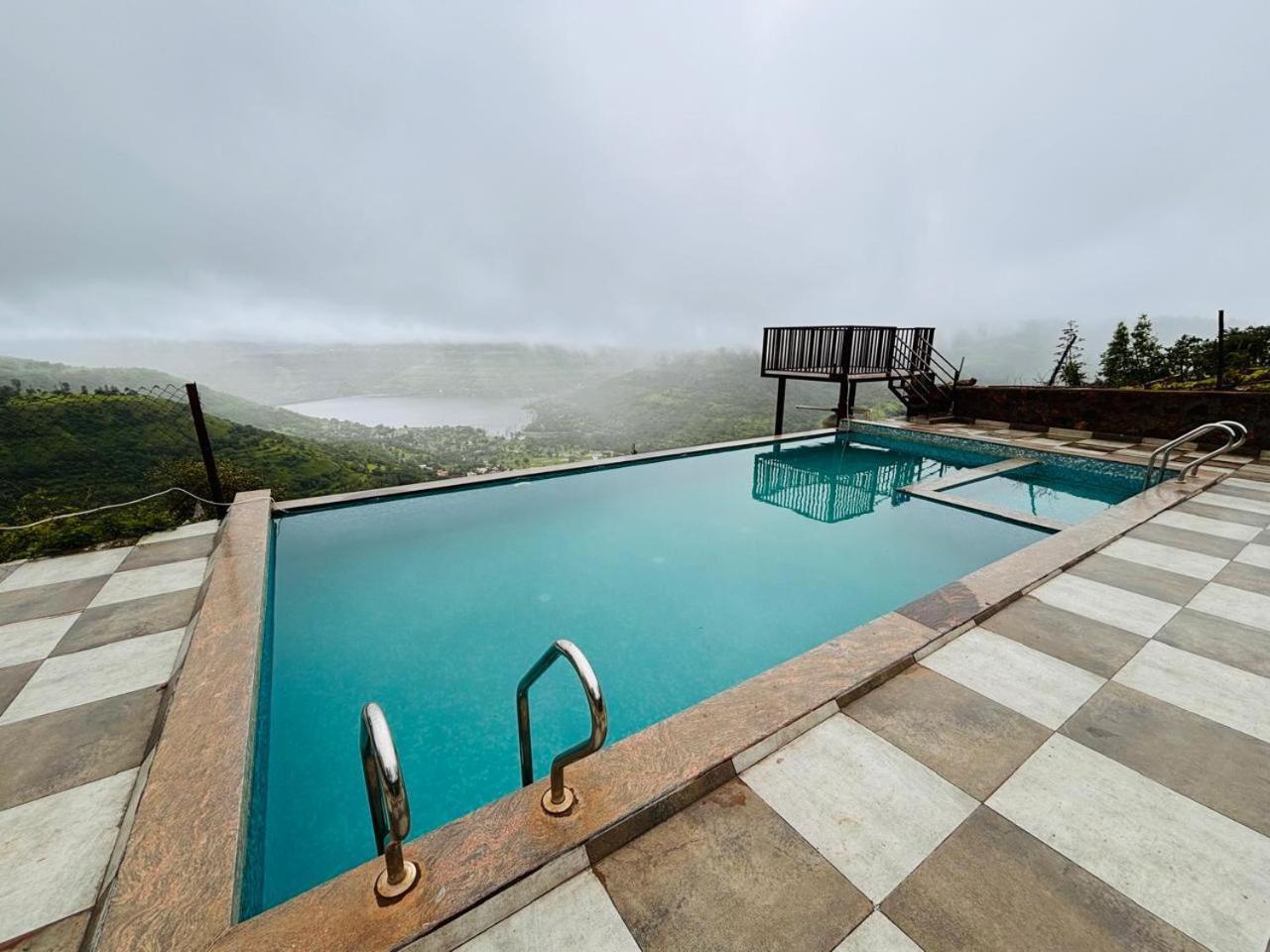 Paramount 3 Ac Bedrooms Hall Garden With Lake View Panchgani Exteriér fotografie