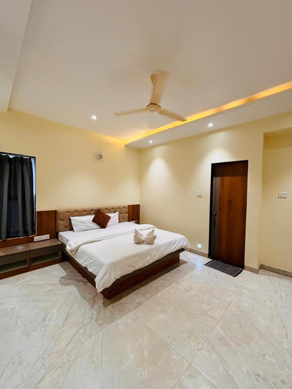 Paramount 3 Ac Bedrooms Hall Garden With Lake View Panchgani Exteriér fotografie