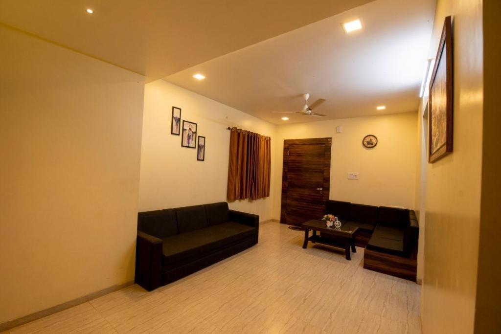 Paramount 3 Ac Bedrooms Hall Garden With Lake View Panchgani Exteriér fotografie