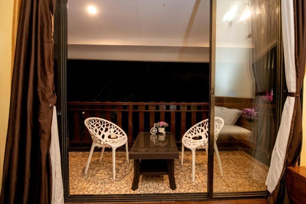 Paramount 3 Ac Bedrooms Hall Garden With Lake View Panchgani Exteriér fotografie