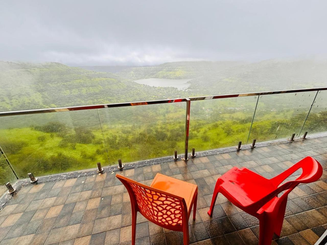 Paramount 3 Ac Bedrooms Hall Garden With Lake View Panchgani Exteriér fotografie