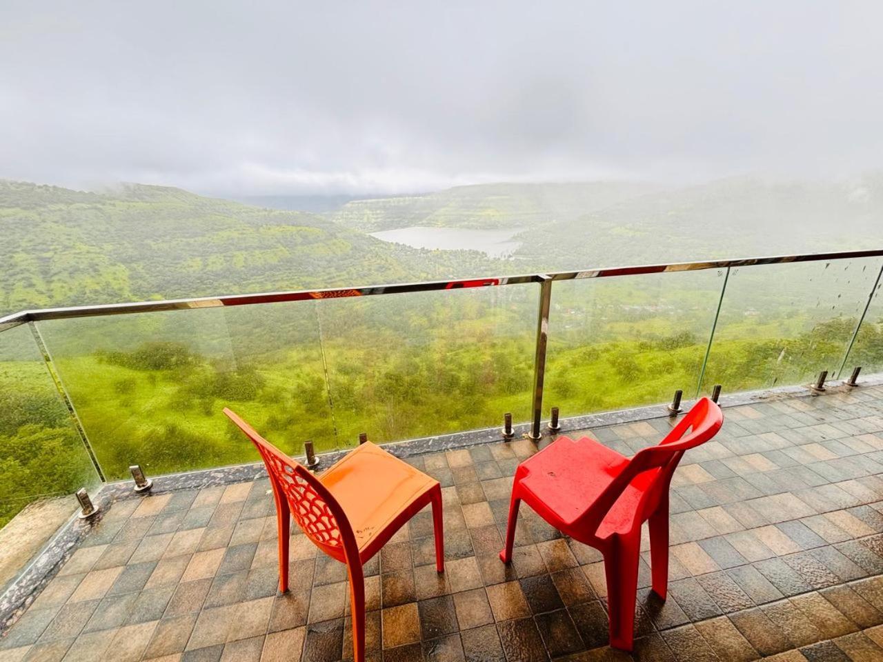 Paramount 3 Ac Bedrooms Hall Garden With Lake View Panchgani Exteriér fotografie