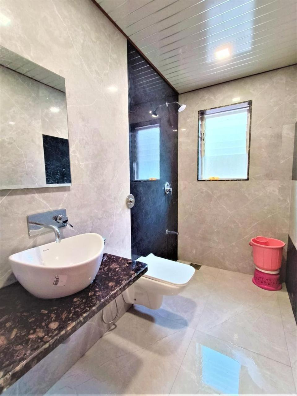 Paramount 3 Ac Bedrooms Hall Garden With Lake View Panchgani Exteriér fotografie